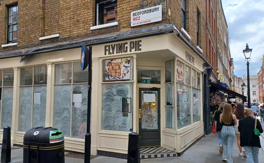 There were a lot of closed and empty former cafés and restaurants in and around Villiers Street.